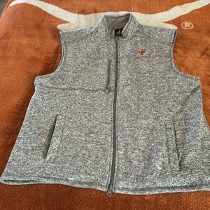Men’s Johnnie O full zip fleece vest size XL.